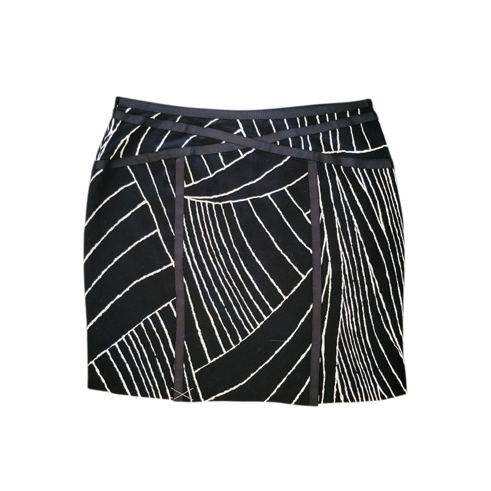 NWT- Ann Taylor Black and White Abstract Mini Skirt
